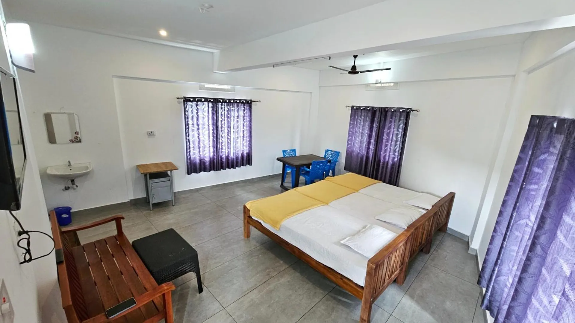 Homestay Holiday.Inn Pooppara India